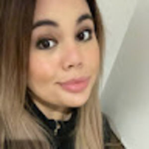 Meet your Posher, Caitlin